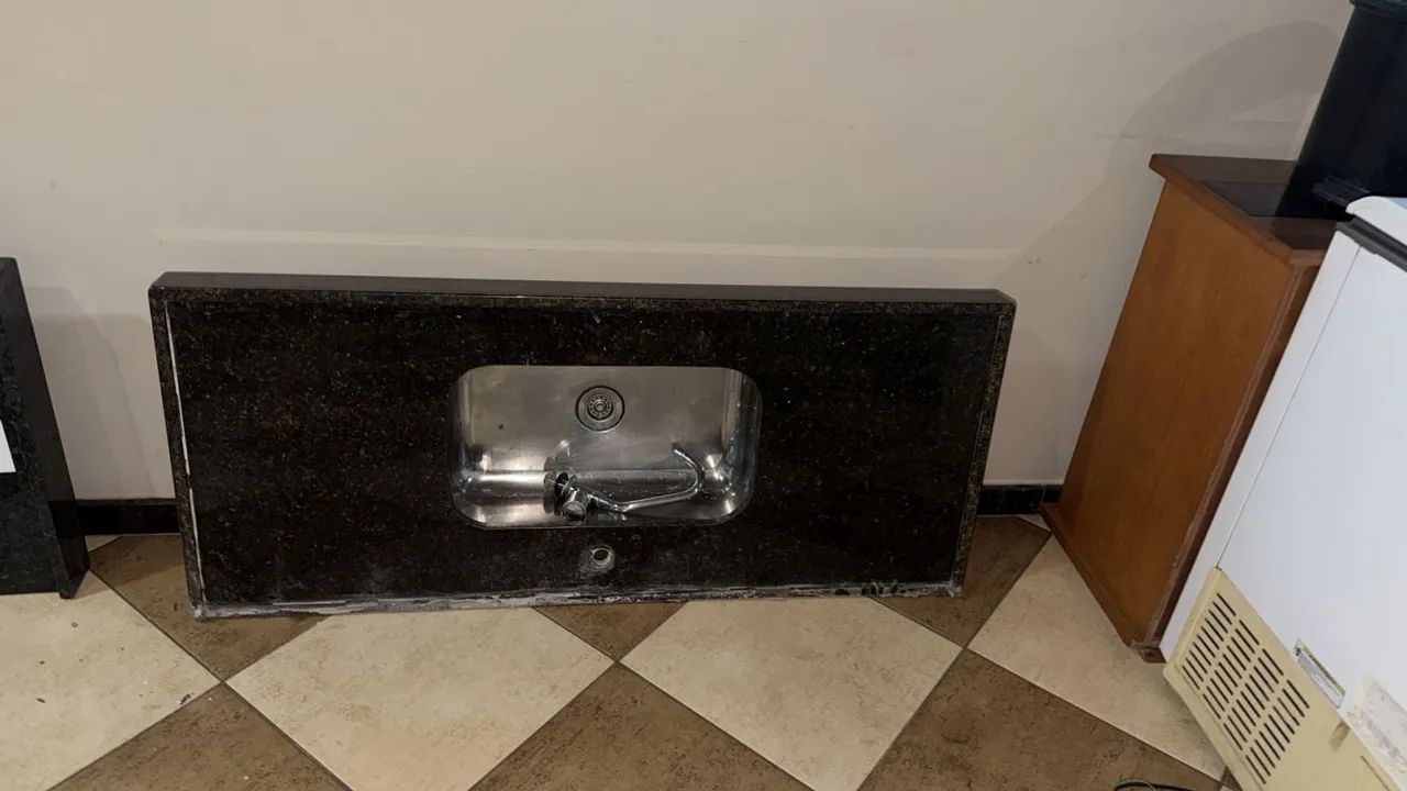 Kitchen sink435689986521180161
