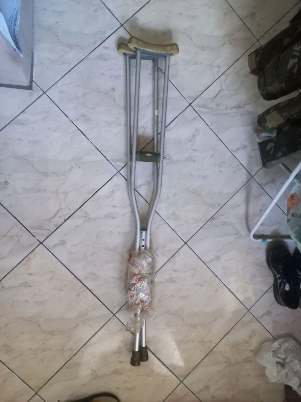 Muletas único dono e sem avaria - Foto 4