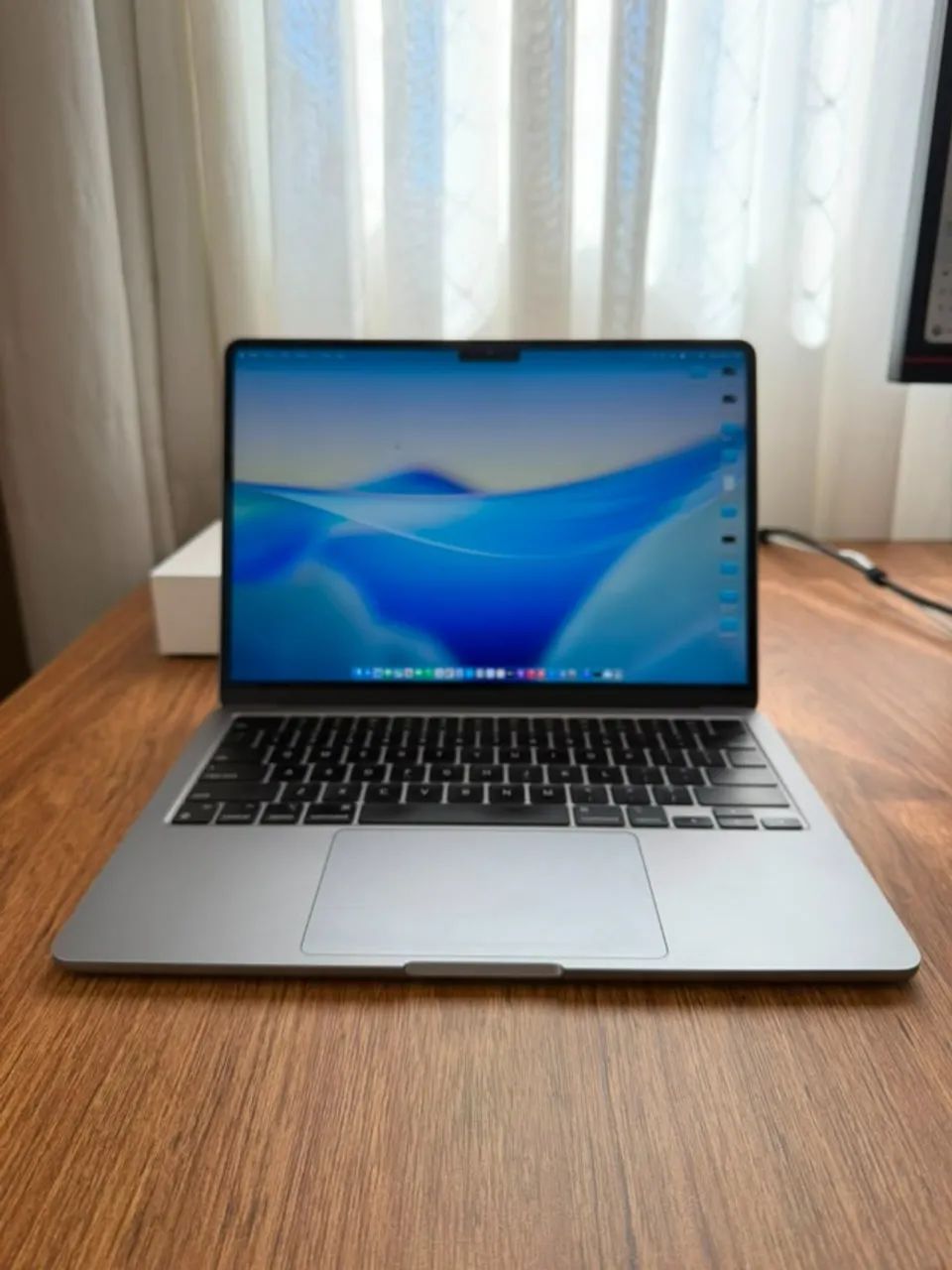 Macbook Air 13, Chip M2, 8gb de Ram e 256 ssd