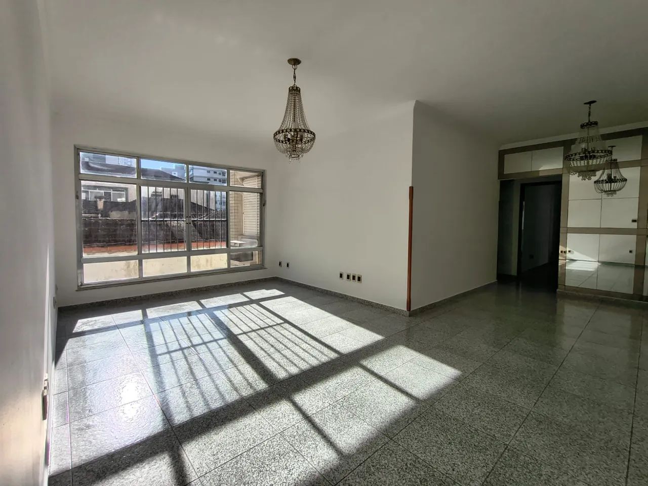 Amplo apartamento de 3 dormitórios com suíte!