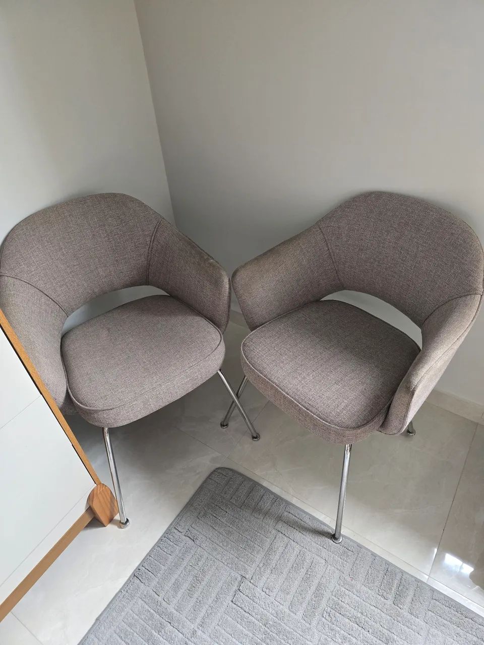 Duas poltronas/cadeiras sala