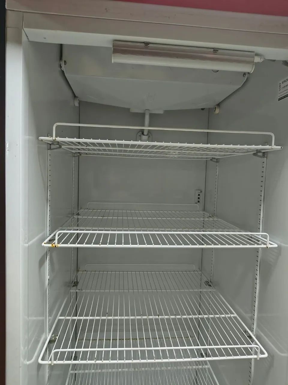 Freezer Budweiser em ótimo estado e funcionando perfeitamente. - Foto 4