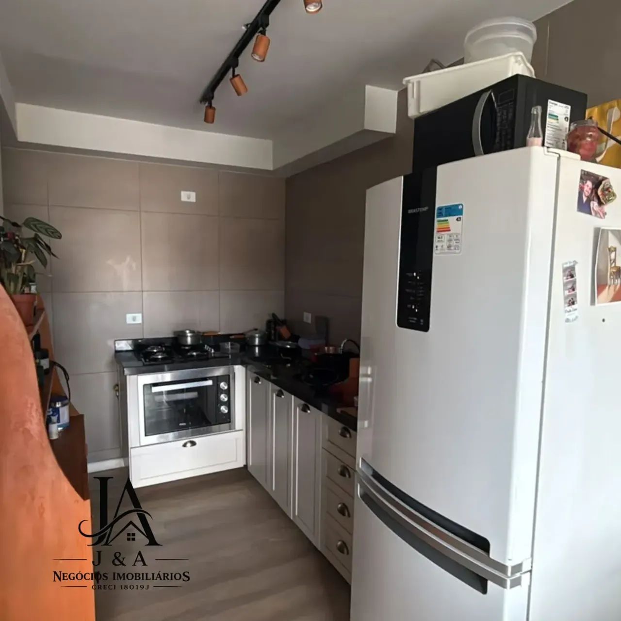 Apartamento usado á venda com 2 quartos sendo 1 suíte - Foto 3