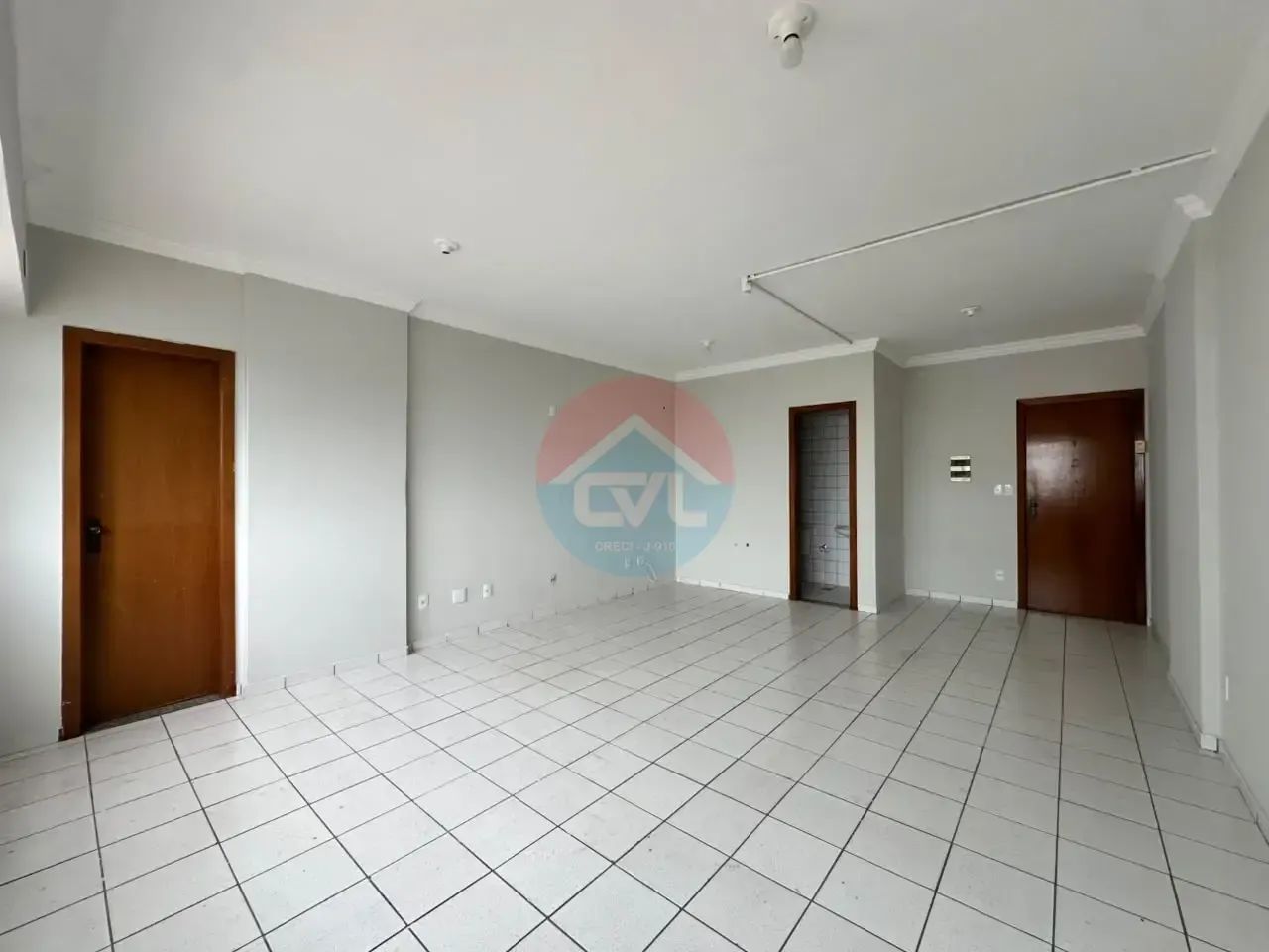 CUIABA OFFICE TOWER LOCALIZADO NO BOSQUE DA SAÚDE: SALA COM APROXIMADAMENTE 60M² EM ÓTIMA  - Foto 2