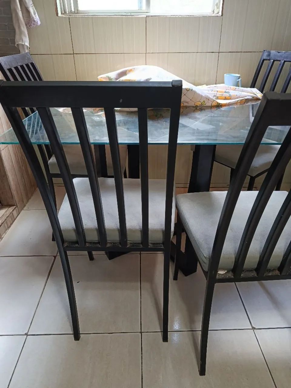  Conjunto Mesa de vidro com 4 cadeiras 