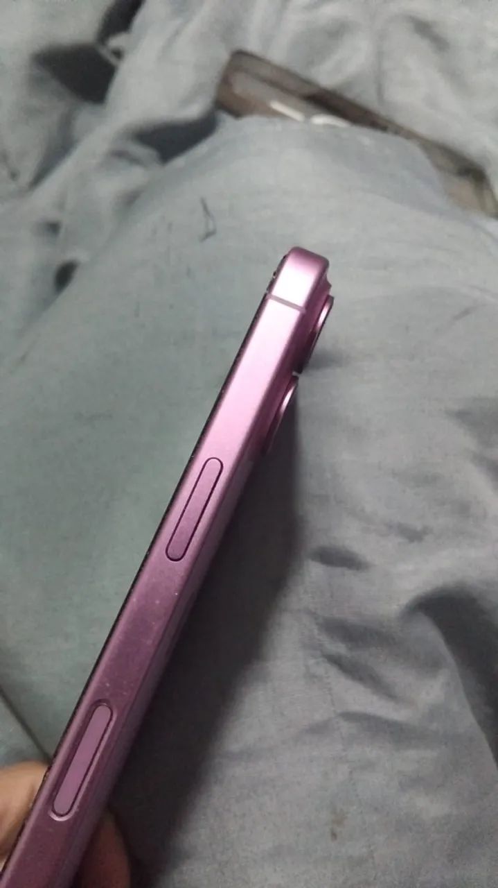 iPhone 16