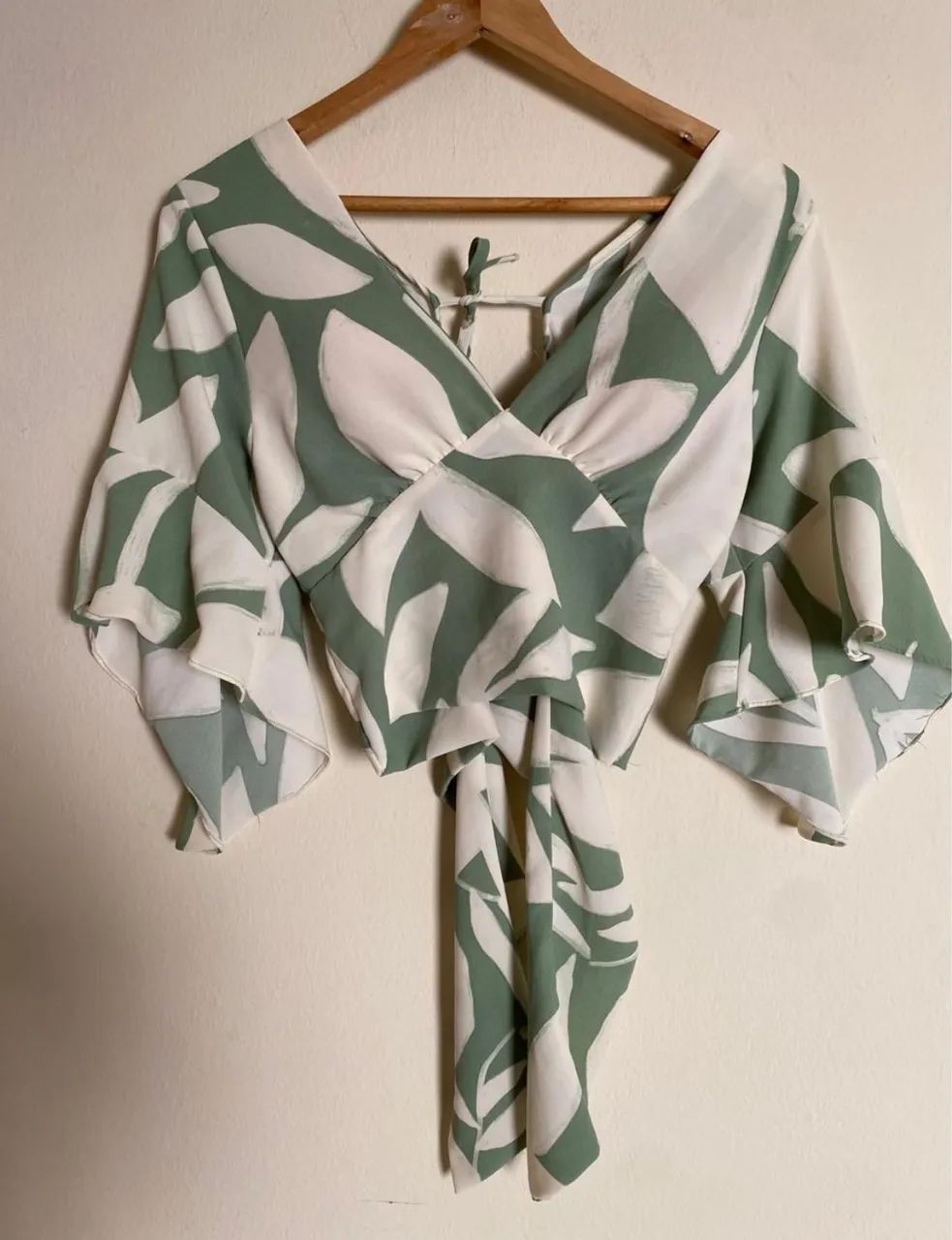 Blusa verde e branco  - Foto 3