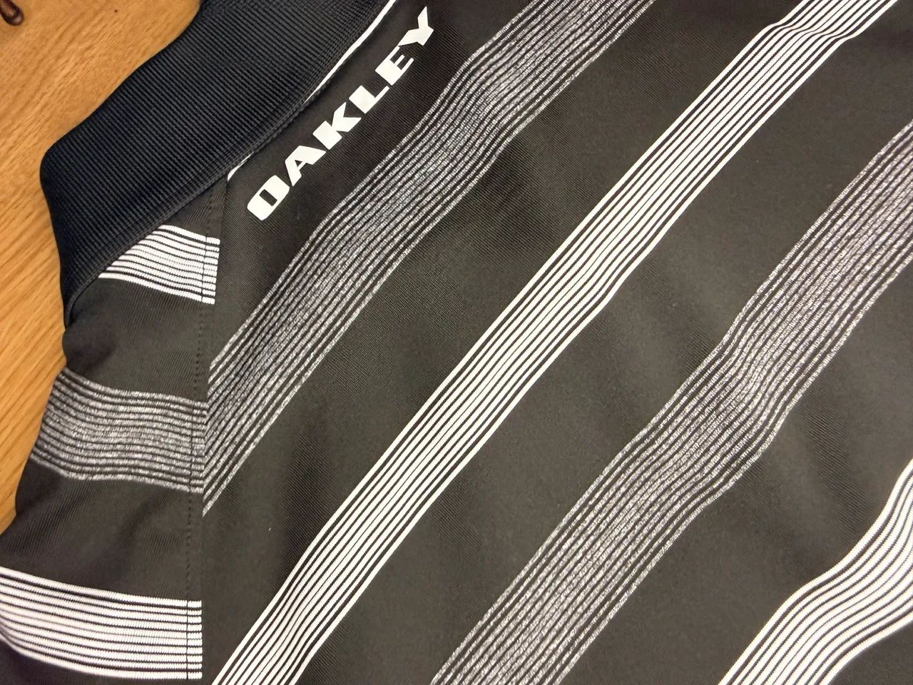 Camiseta Polo Oakley Regular Fit - Foto 4
