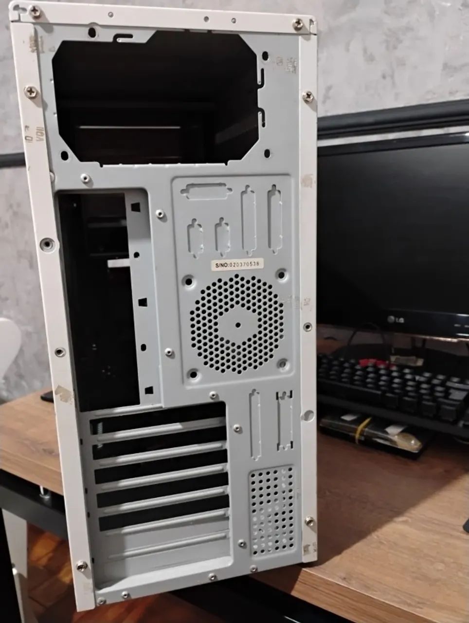 Gabinete Full Tower com Baias para DVD - Foto 3