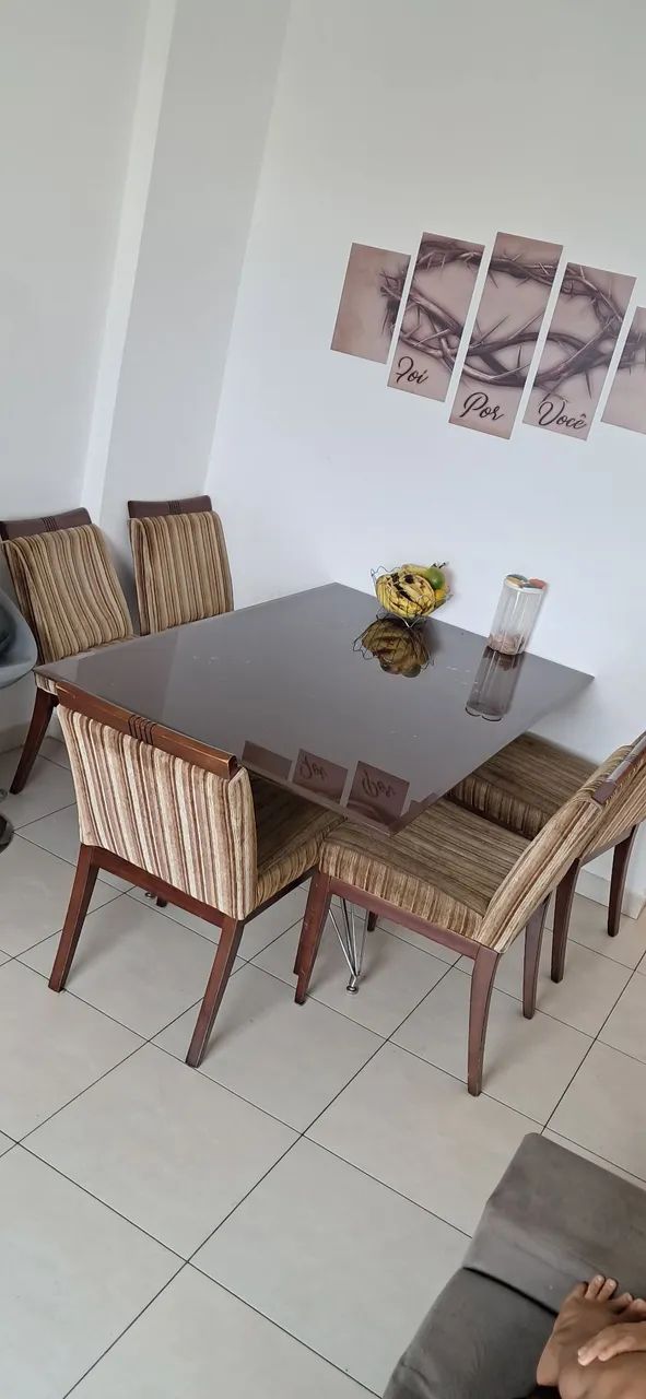 Vendo mesa com 6 cadeiras - Foto 2