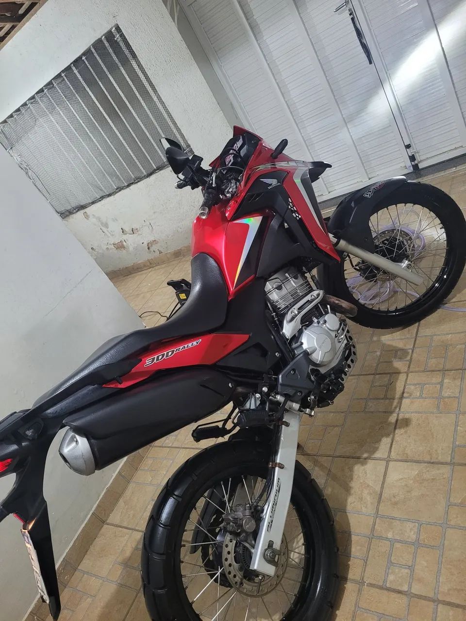 Xre 300 2023