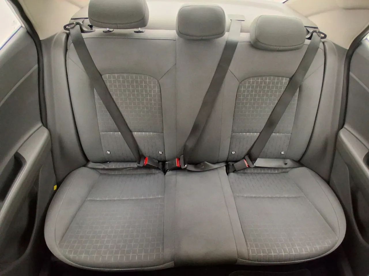 Hyundai HB20S Comfort Plus 1.0 TB Flex 12V Mec., foto 16 de 18