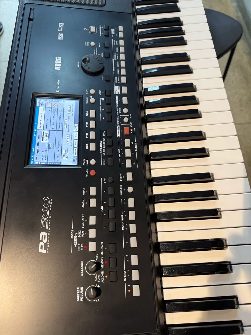Teclado Korg Pa300 - Foto 5