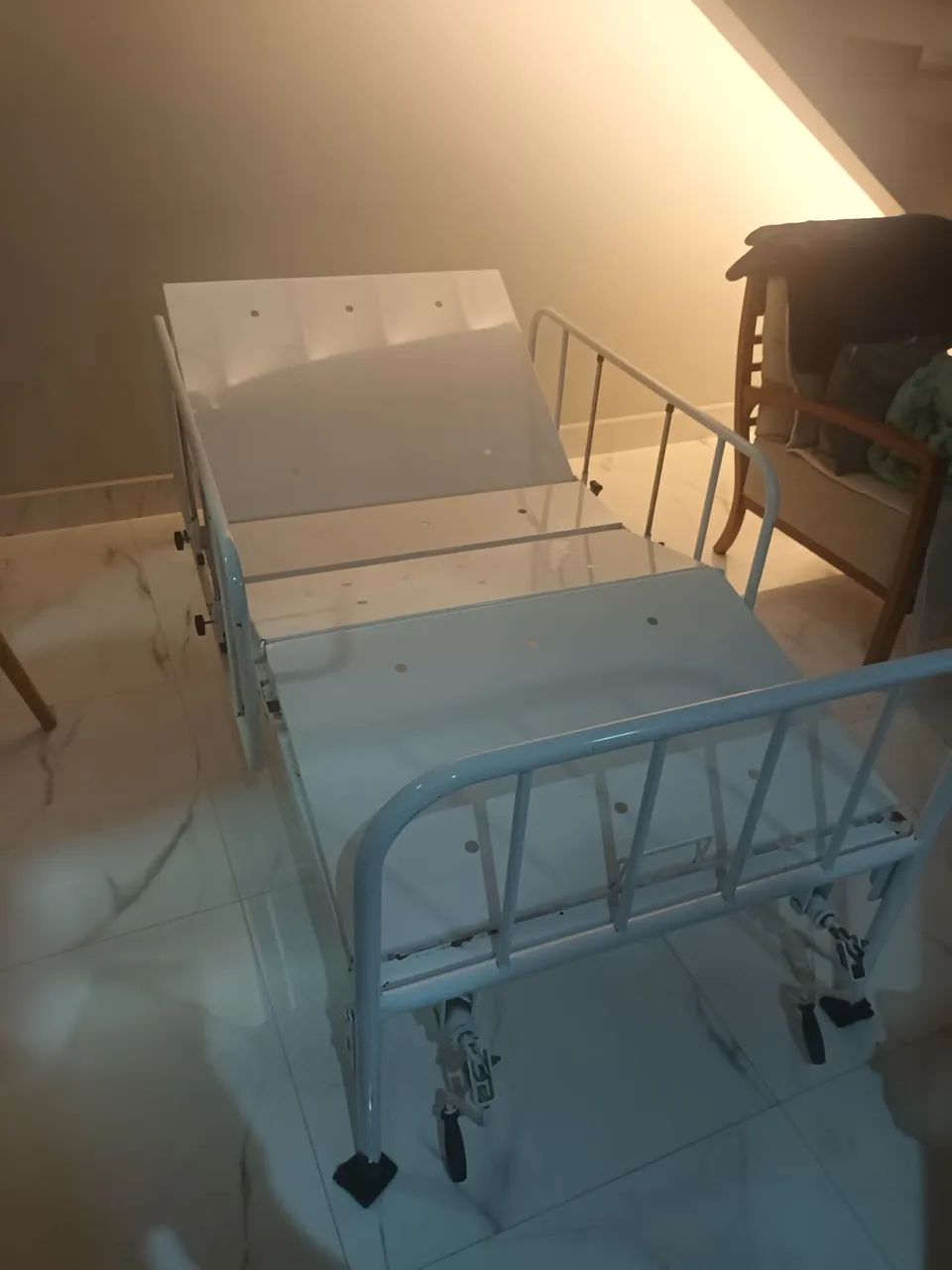 Cama hospitalar  em perfeito estado! - Foto 2