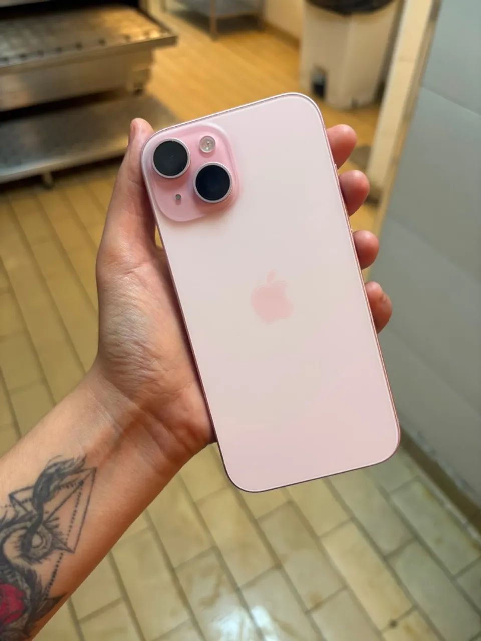 iPhone 15 rose - Foto 2