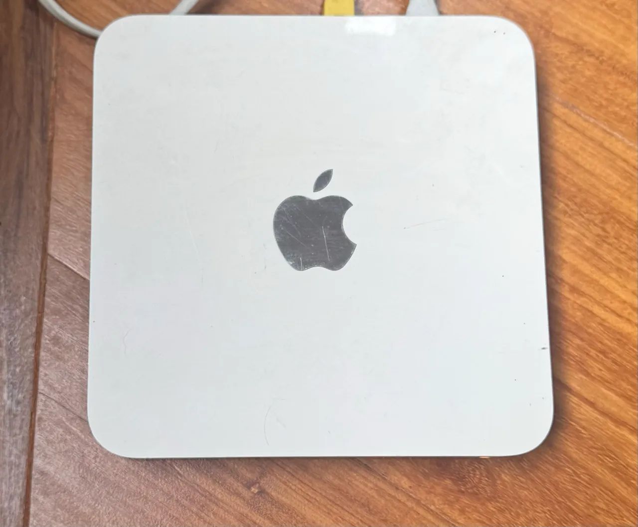 Apple AirPort Time Capsule branco com armazenamento em disco rígido integrado 