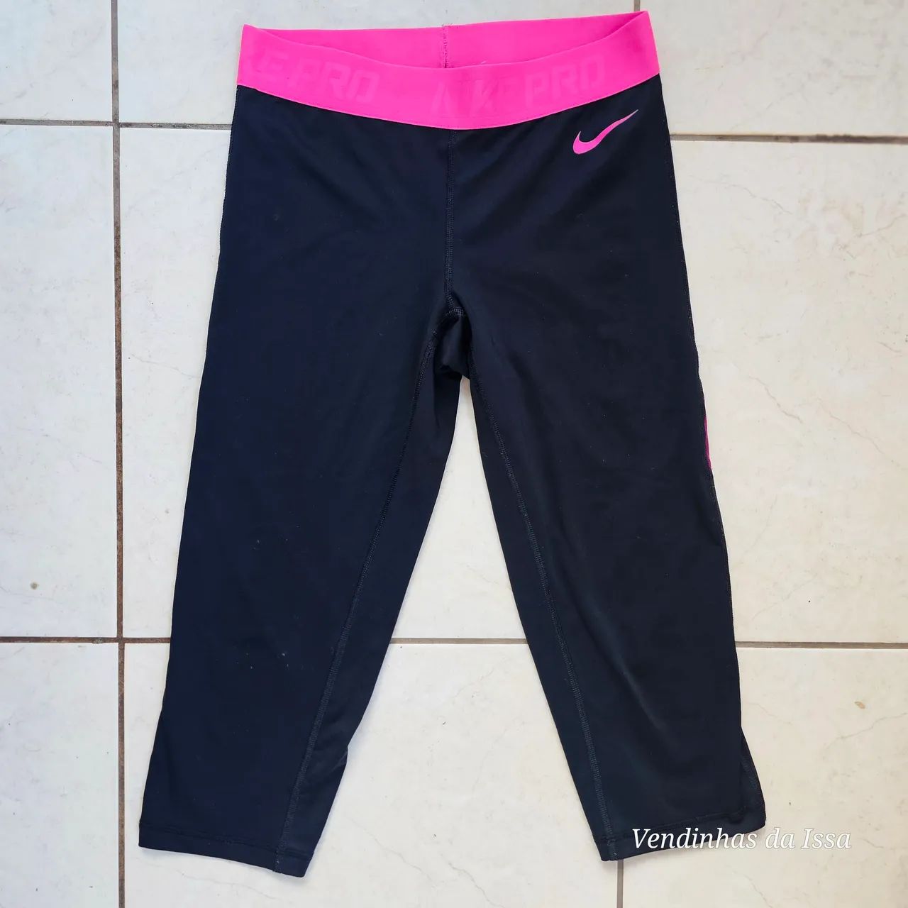 Calça Legging Feminina Capri (3/4) Nike - Linha Nike Pro Dri-FIT
