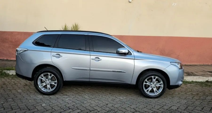 Mitsubishi Outlander 2015