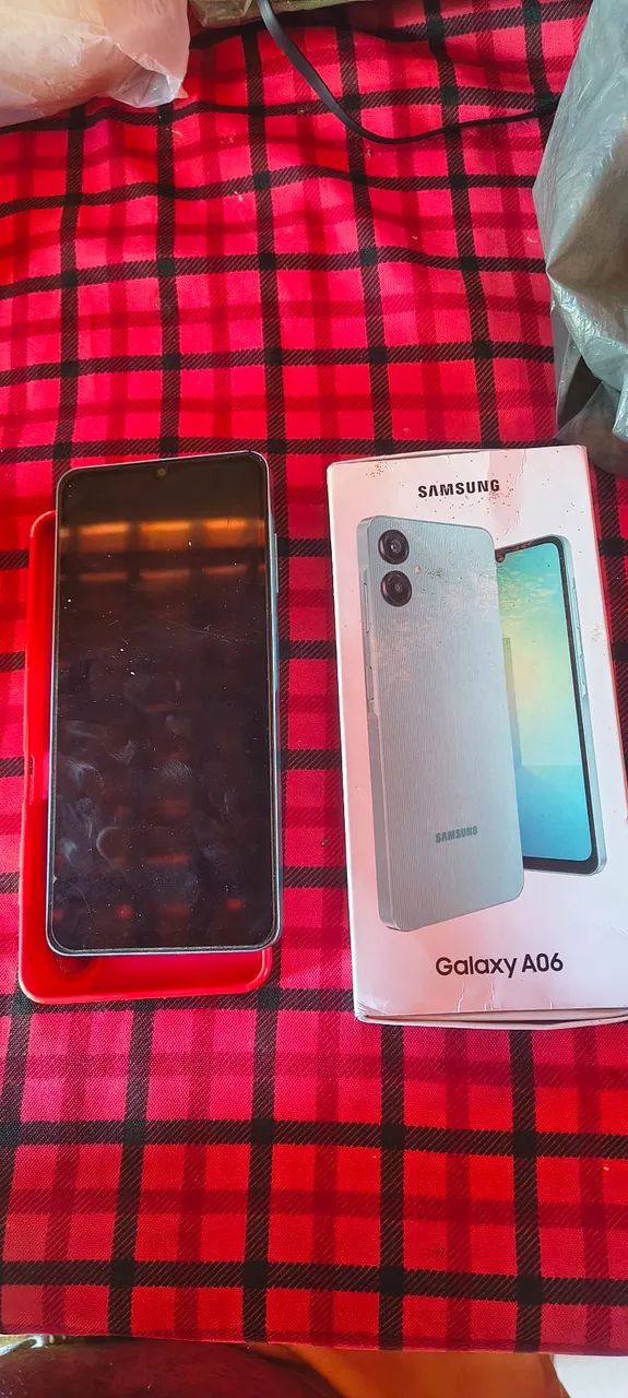 Celular A06 semi-novo 