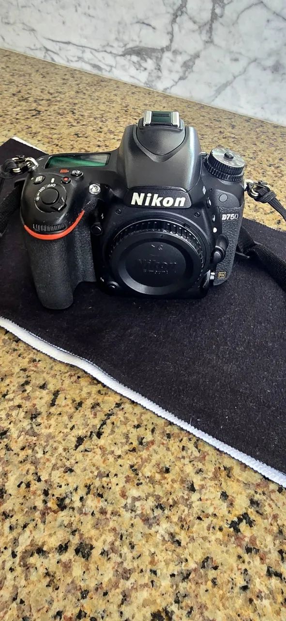 Nikon D750 Full Frame em Ótimo Estado - Foto 2