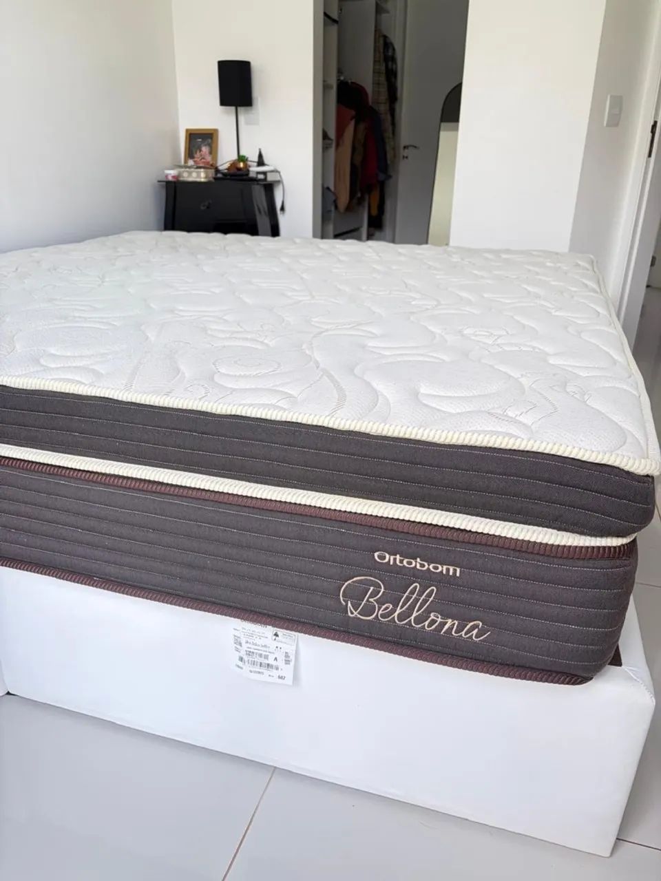 Cama tamanho king (colchão e base box)