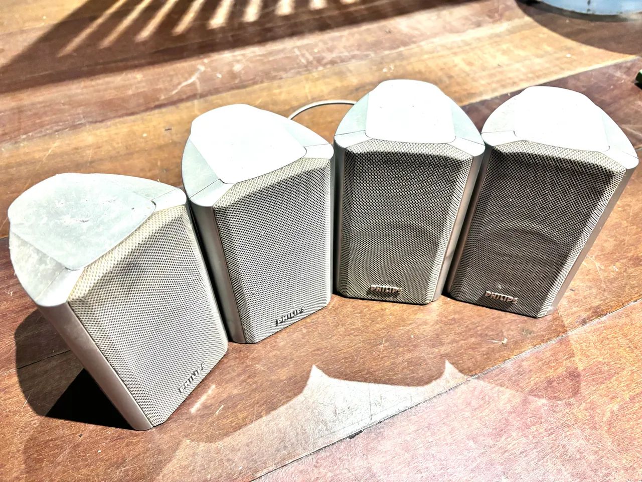 Kit de 4 caixas Philips Passivas