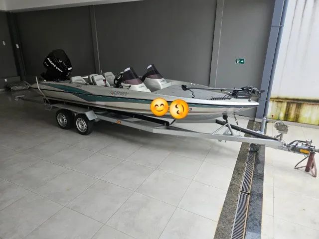 Lancha Pesca MotorBoat Motor Mercury V6 2 Tempos 250CV 50 Horas de Uso IMPECÁVEL!!