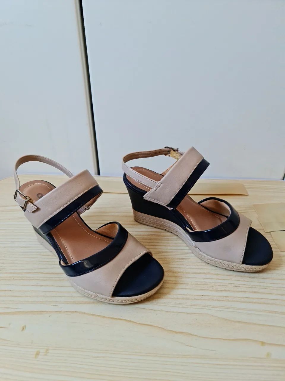 SANDÁLIA CONFORTFLEX N. 34 BEGE E AZUL MARINHO  - Foto 3