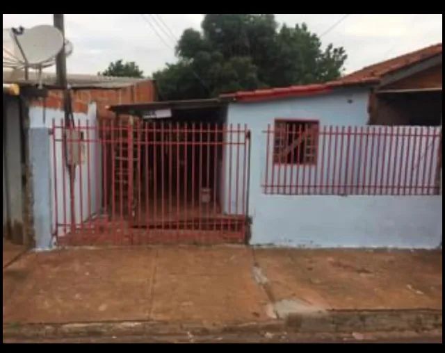 Casa com terreno em Platina 