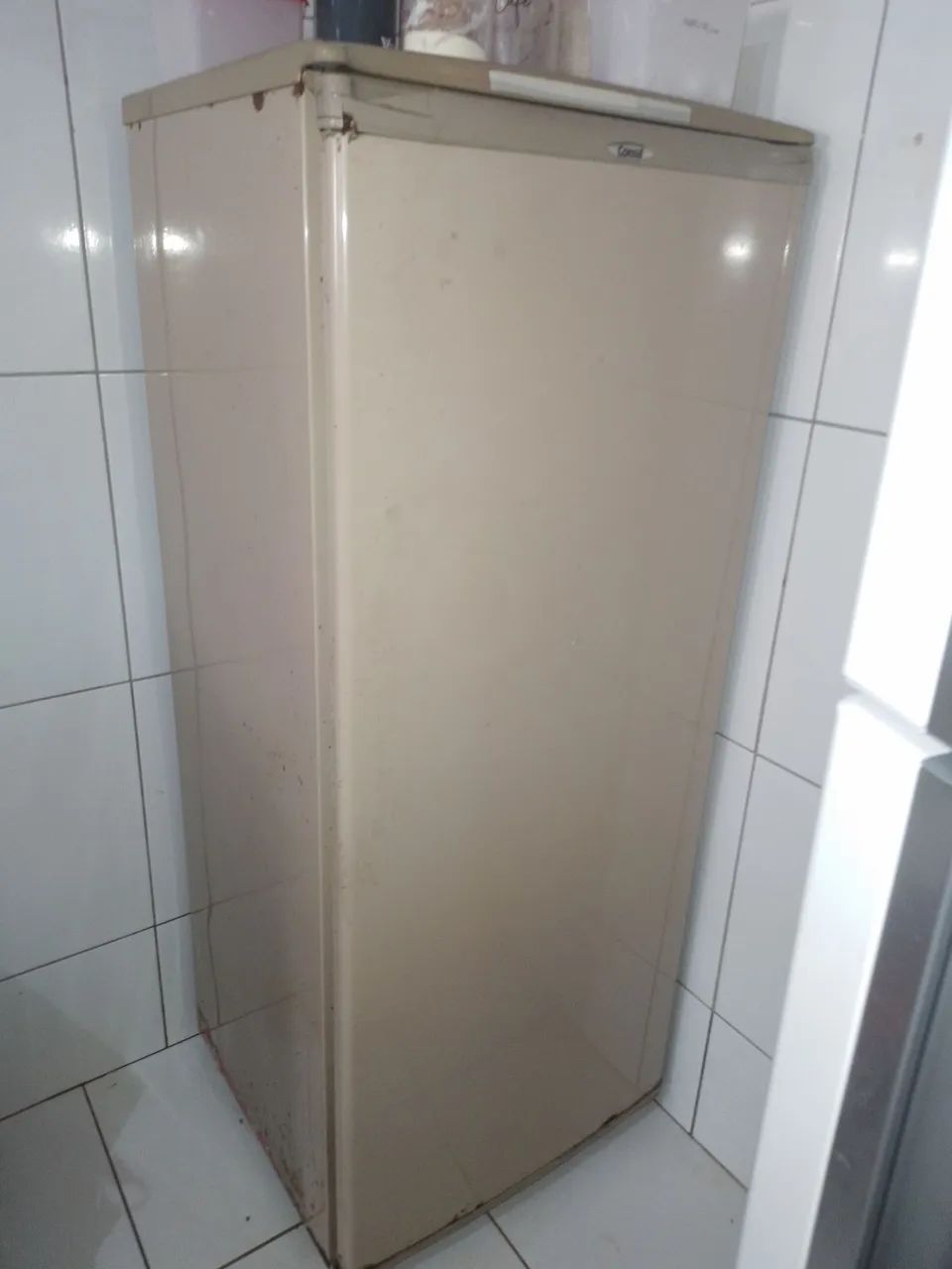 Vendo uma geladeira esta em boas condições  - Foto 2