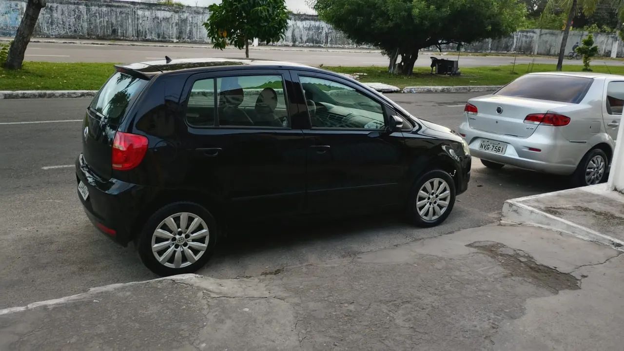 Volkswagen Fox Fox 1.0 Mi Total Flex 8V 5p 2011