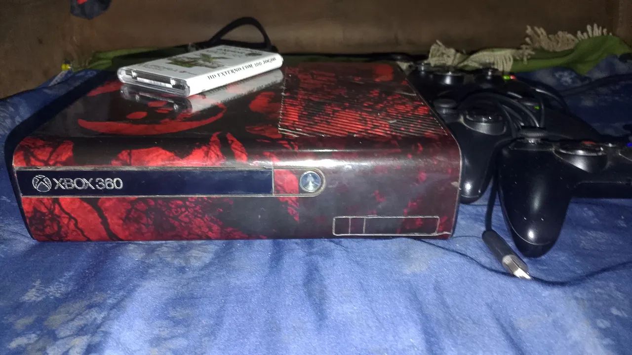 Vendo ou troco com volta minha Xbox 360 com 100 jogos no HD externo