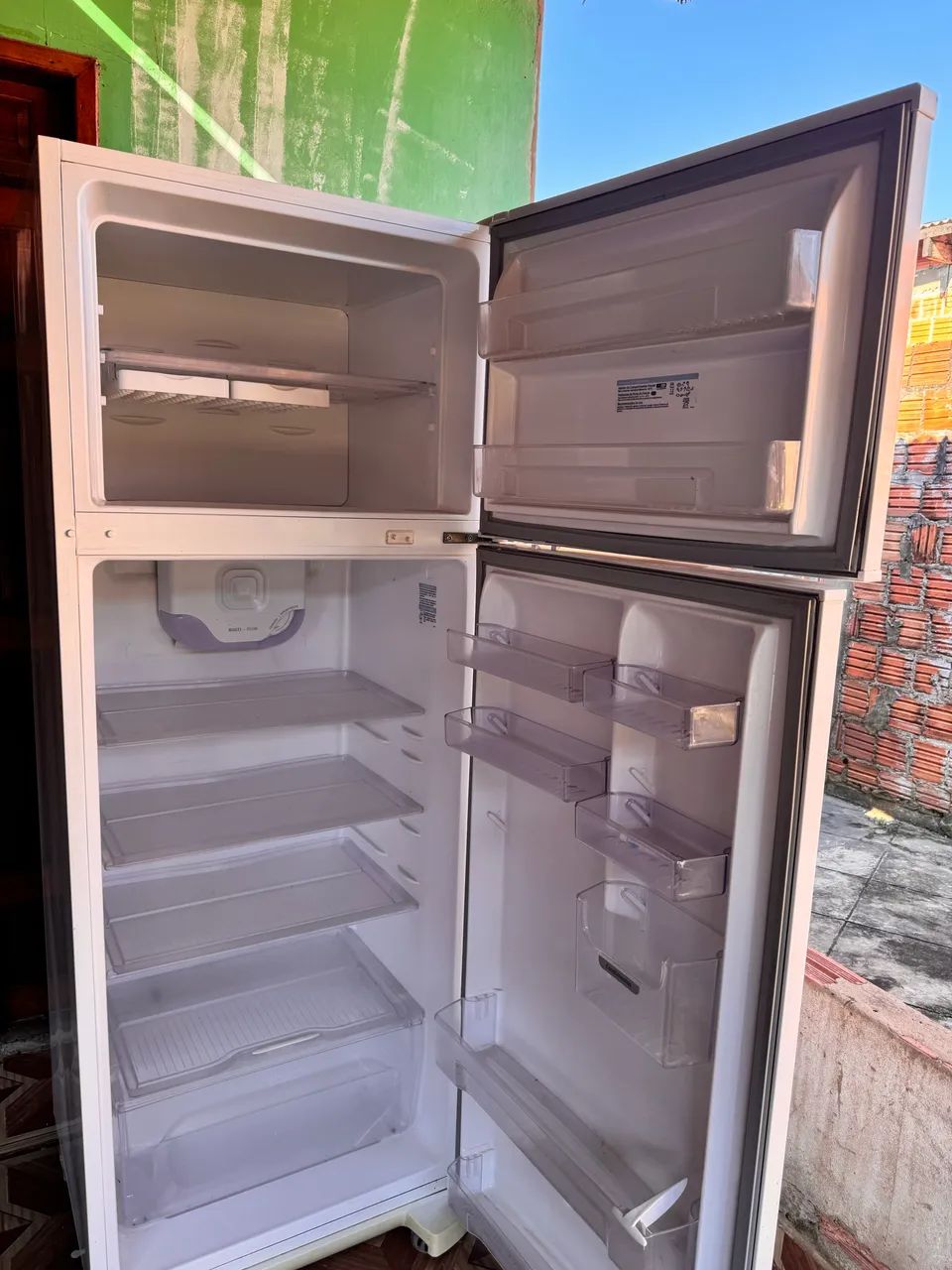Vendo uma geladeira Electrolux  - Foto 5