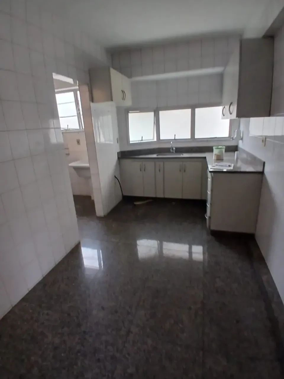 APTO 3 QUARTOS BOM ESTADO DE CONSERVAÇÃO - Foto 2