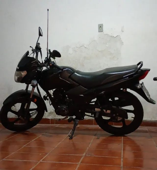 Moto TVS Sport 