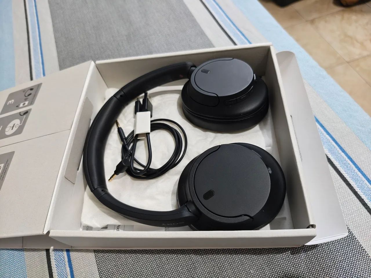 Sony WH-CH720N - Cancelamento de Ruído e Bateria de 35h (Impecável