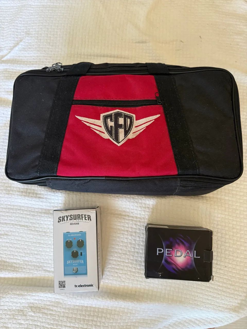 Vendo pedais de guitarra + Pedalboard e bag - Foto 3