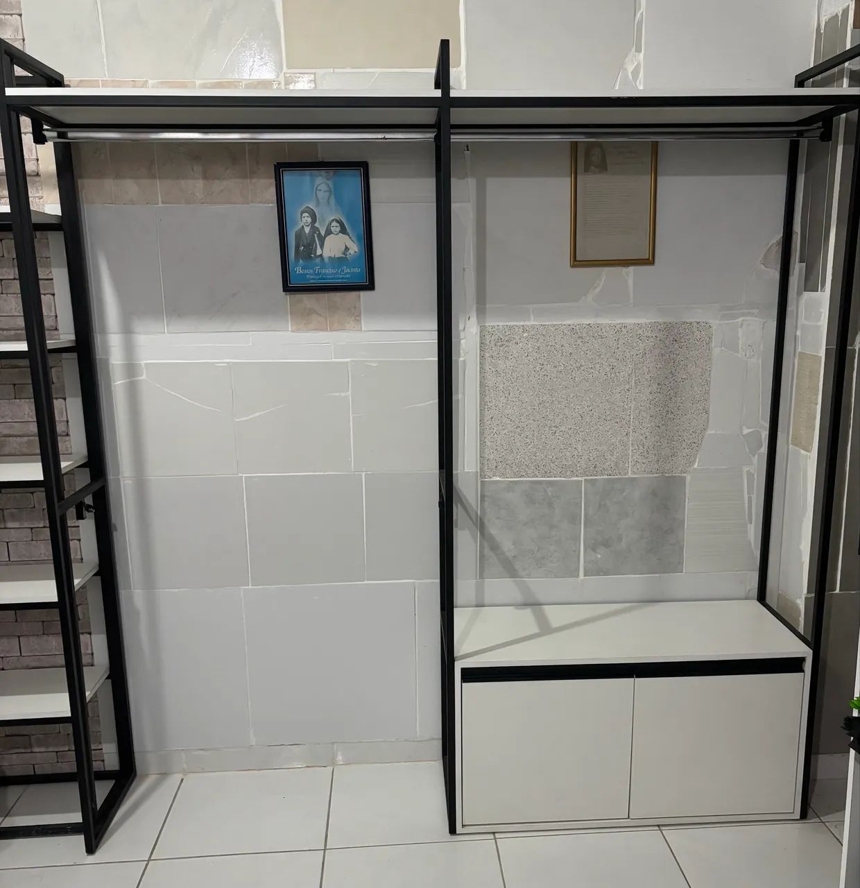 Vendo móveis em MDF e Ferro e Manequim  - Foto 3