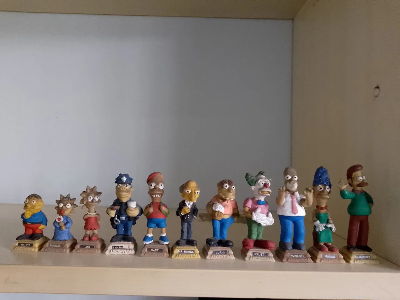 Bonecos  resina Simpsons colecionáveis feito a mao .