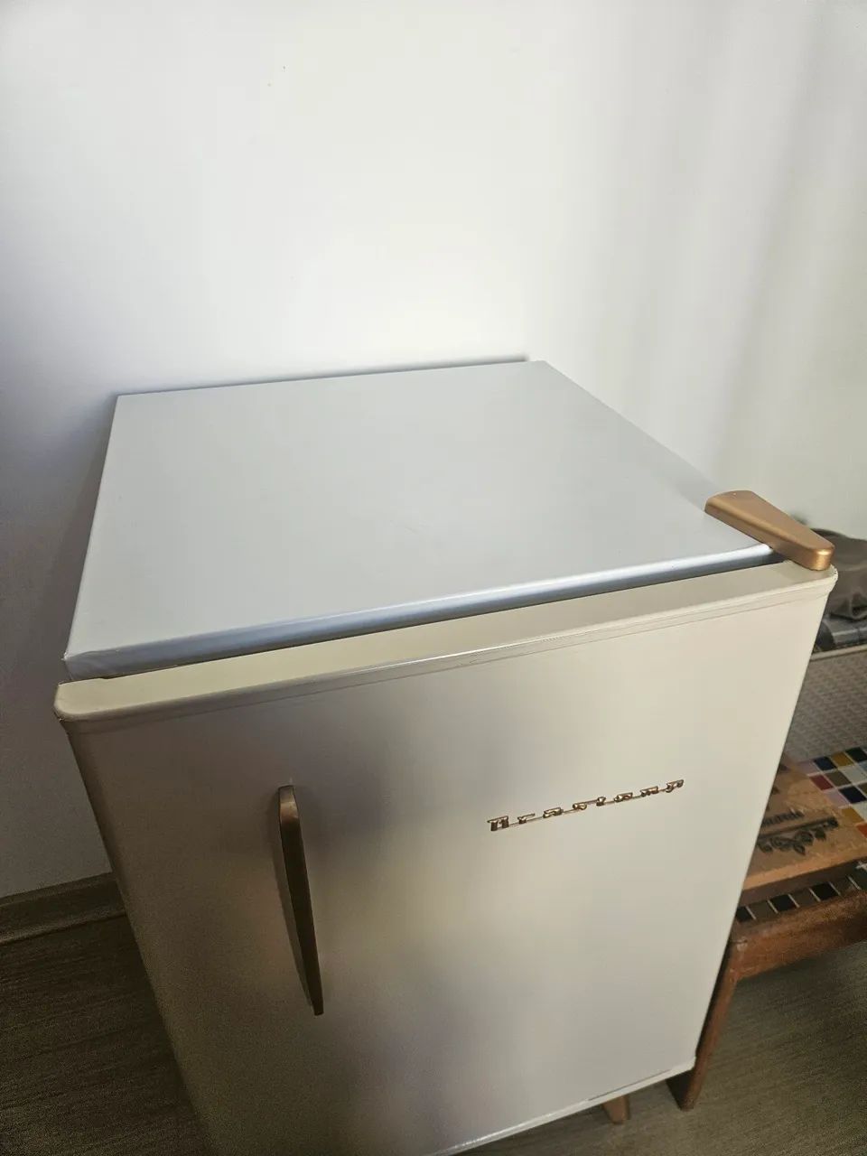 Frigobar brastemp retro envelopado creme/branco e rosegold - Foto 3