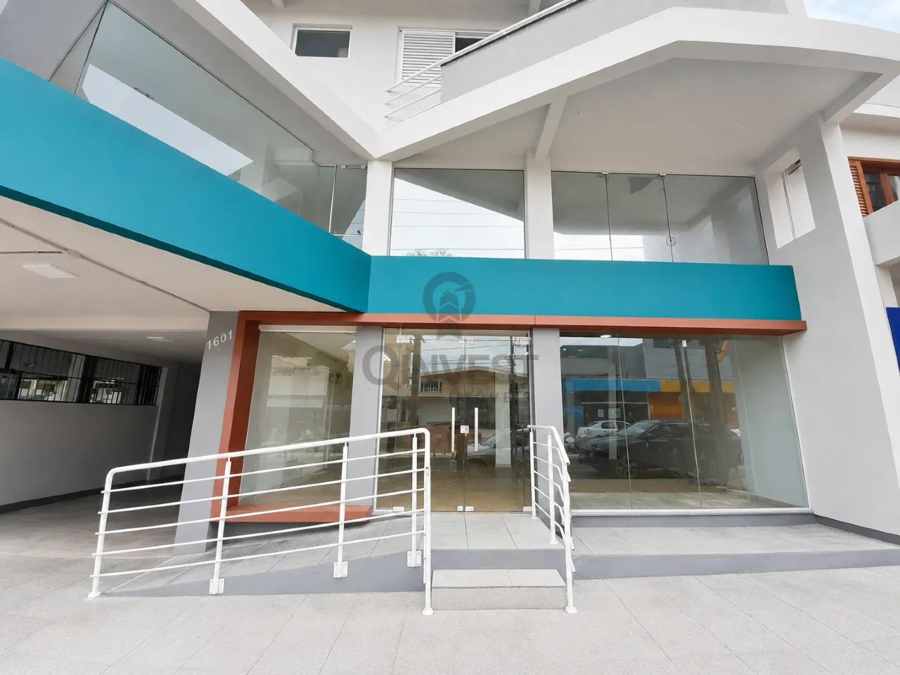 Sala comercial para locação no Centro de Araranguá com 409,75m² e mezanino