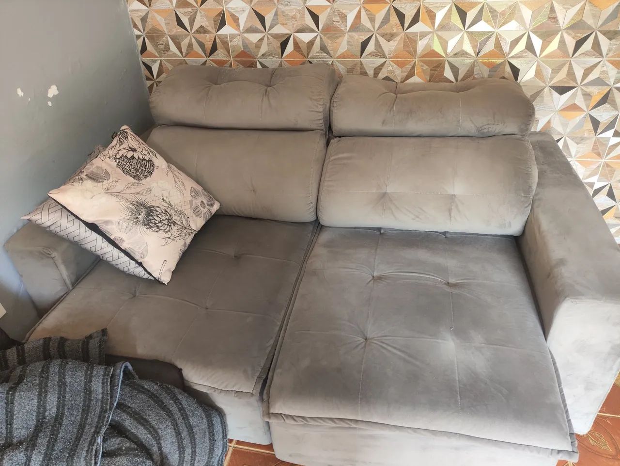 Sofa retrátil de 2metros bom estado  - Foto 4