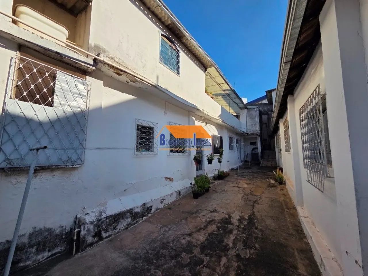 casa de 4 quartos com 4 barracões e uma loja bairro Floresta - Foto 4