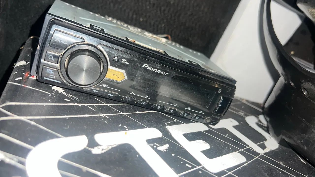 Rádio Pionner com via Bluetooth