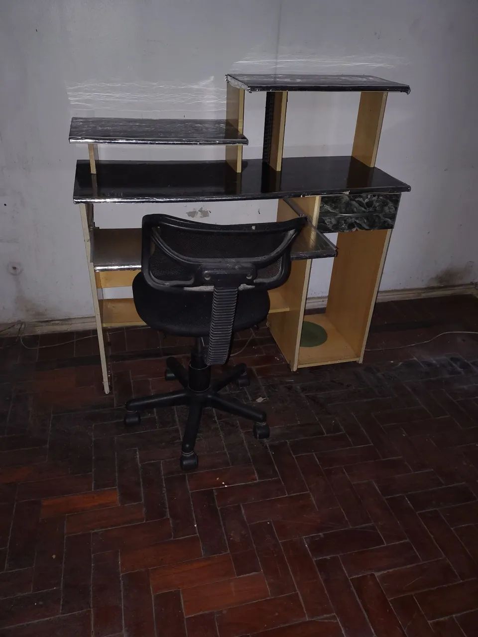 Mesa de Computador com cadeira  - Foto 3
