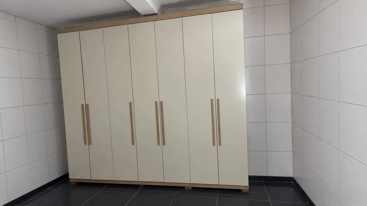 Vende se guarda roupa