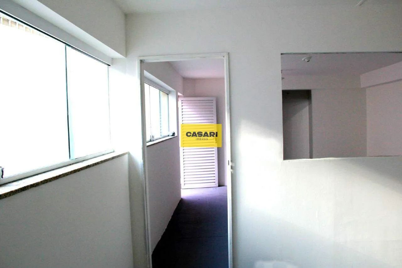 Exelente Salão Comercial Rudge Ramos a 200 metros da matriz com 4190 area util com 4 salas - Foto 2