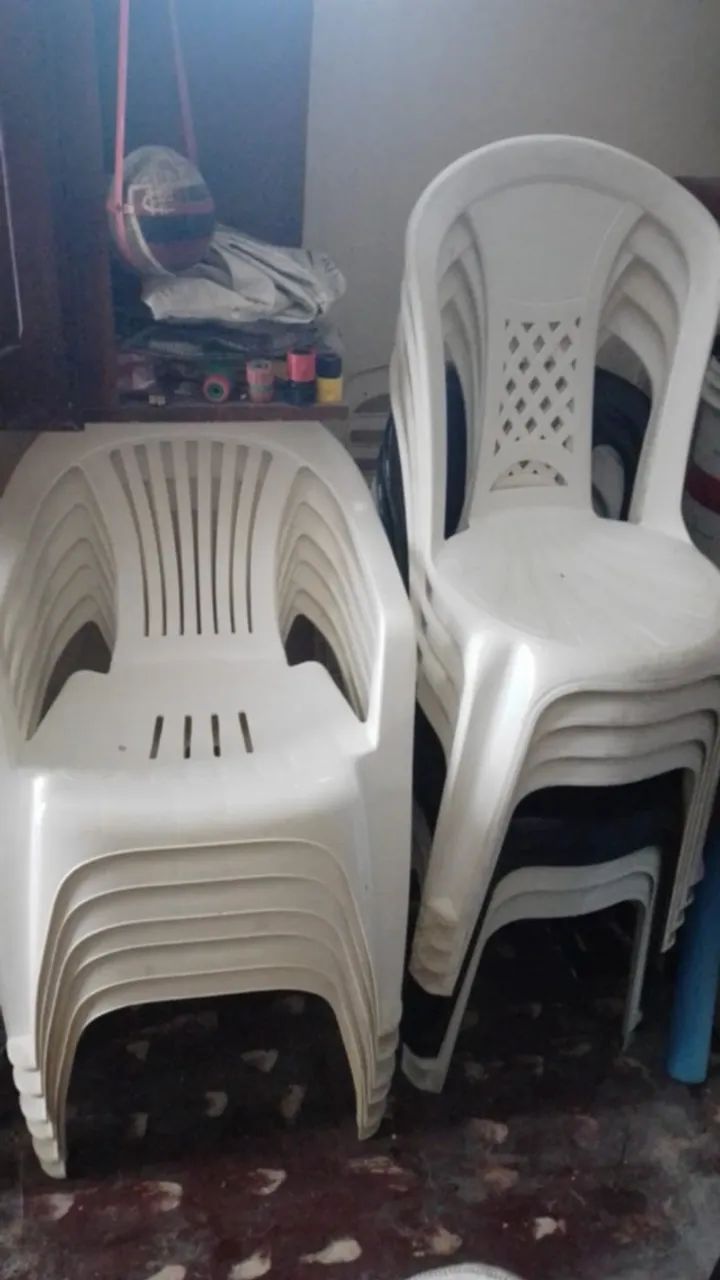 Combo de mesas e cadeiras de plástico - Foto 2
