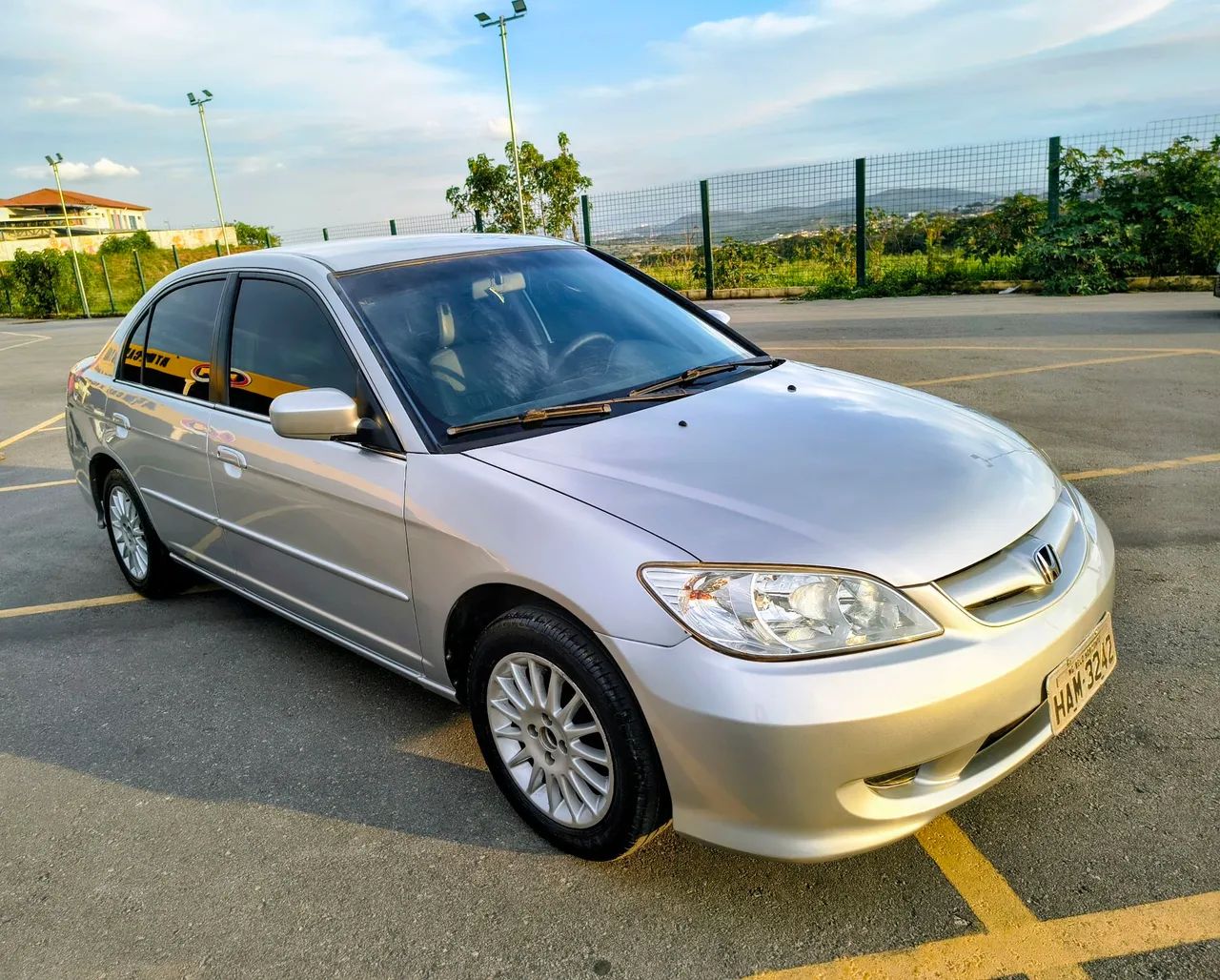 Honda Civic Sedan LX 1.7 16V 115cv Mec. 4P 2005
