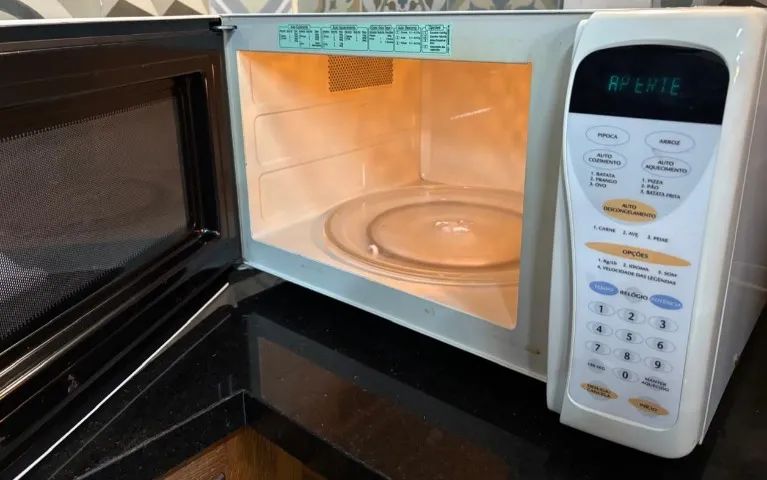 Micro-ondas Continental 30 Litros 127V Branco Funcionando - Foto 3